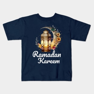 Ramadan kareem lantern lamp with moon Kids T-Shirt